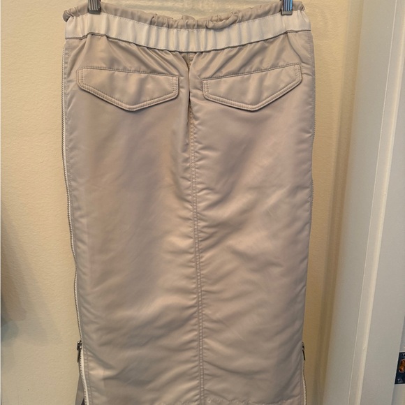 Sacai Asymmetrical Nylon Silver Skirt with Side Zips - Picture 4 of 6